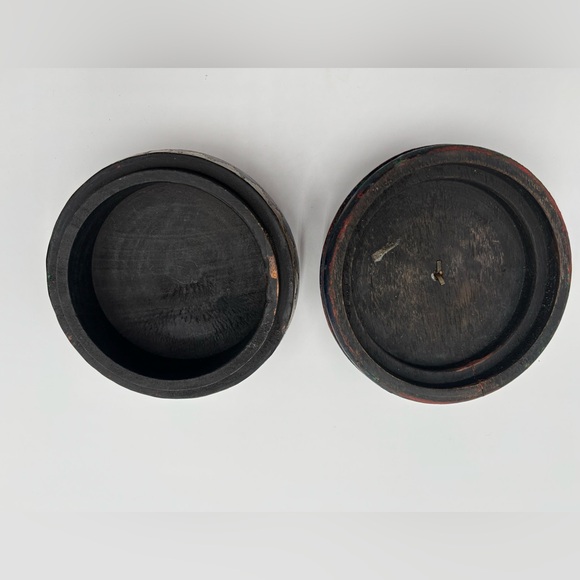 Vintage Decorative Red and Gold Accent Box - Picture 8 of 11